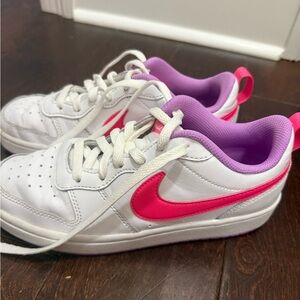 Nike Girls Sneakers Size 4.5 Y